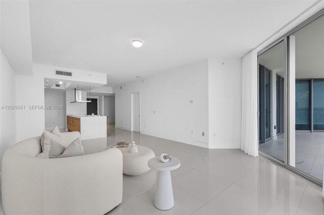 17111 Biscayne Boulevard 506, North Miami Beach, FL 33160