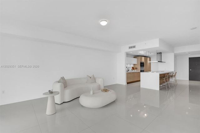 17111 Biscayne Boulevard 506, North Miami Beach, FL 33160