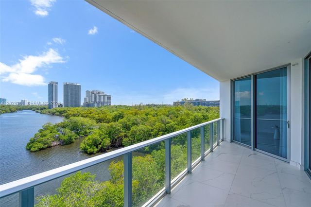17111 Biscayne Boulevard 506, North Miami Beach, FL 33160