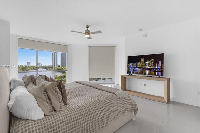 17111 Biscayne Boulevard 506, North Miami Beach, FL 33160