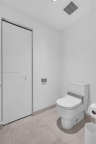 17111 Biscayne Boulevard 506, North Miami Beach, FL 33160