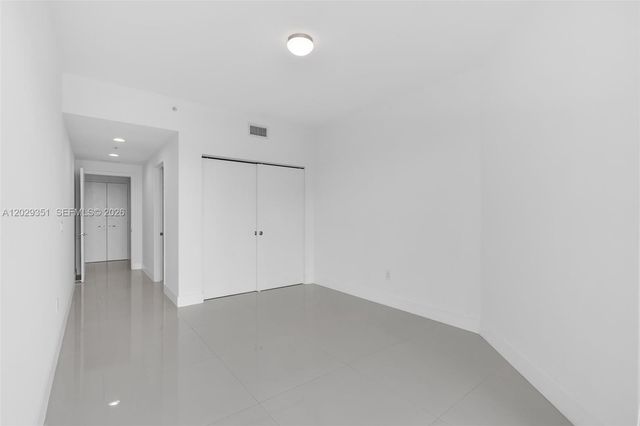 17111 Biscayne Boulevard 506, North Miami Beach, FL 33160