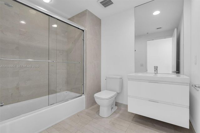 17111 Biscayne Boulevard 506, North Miami Beach, FL 33160