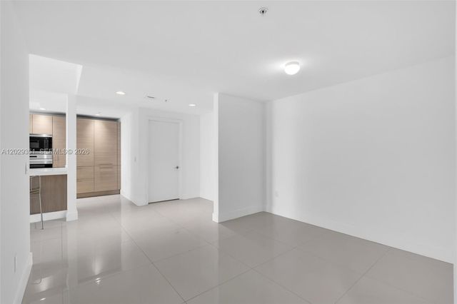 17111 Biscayne Boulevard 506, North Miami Beach, FL 33160