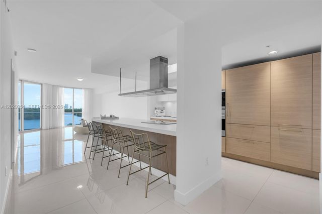 17111 Biscayne Boulevard 506, North Miami Beach, FL 33160