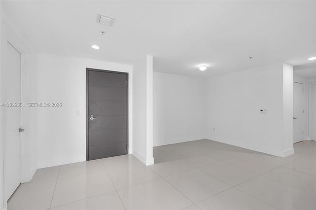 17111 Biscayne Boulevard 506, North Miami Beach, FL 33160