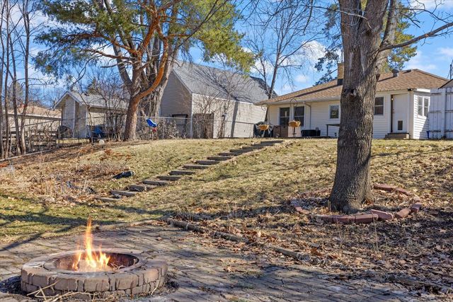 2559 Herschel Street, Roseville, MN 55113