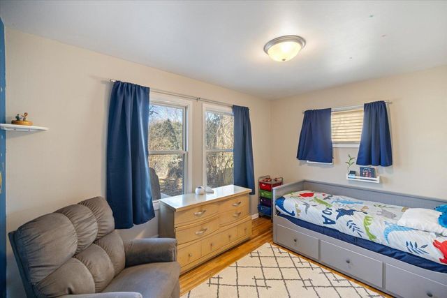 2559 Herschel Street, Roseville, MN 55113