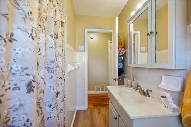 2559 Herschel Street, Roseville, MN 55113