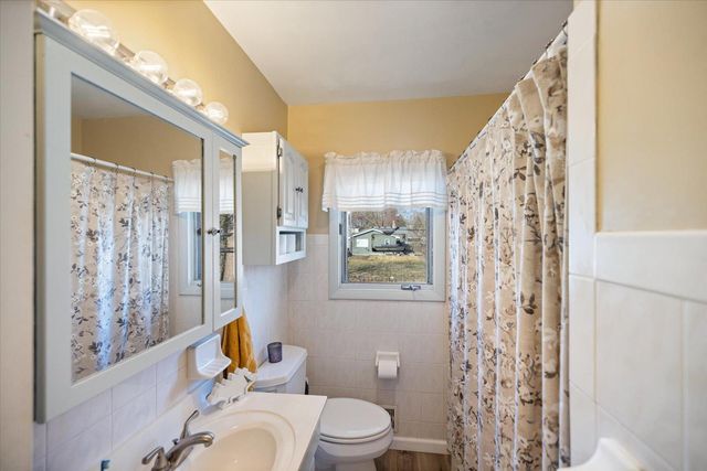 2559 Herschel Street, Roseville, MN 55113