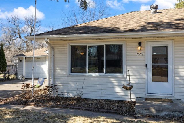2559 Herschel Street, Roseville, MN 55113