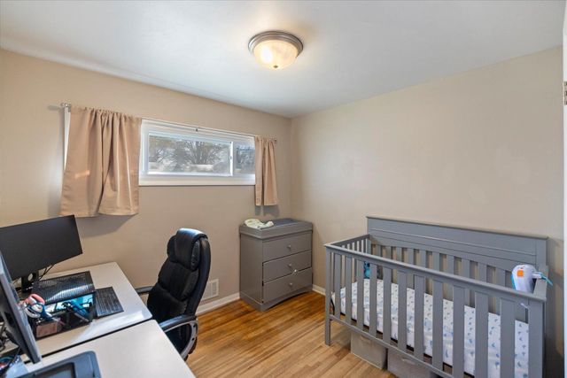 2559 Herschel Street, Roseville, MN 55113