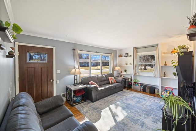 2559 Herschel Street, Roseville, MN 55113