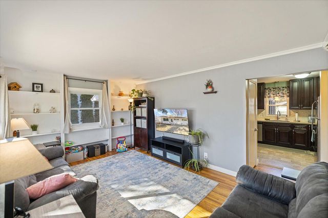 2559 Herschel Street, Roseville, MN 55113