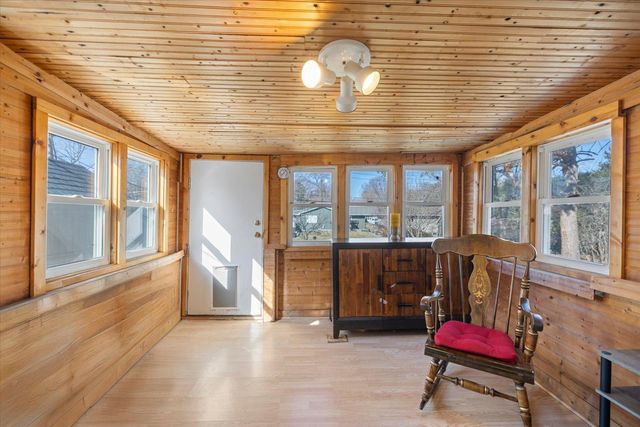 2559 Herschel Street, Roseville, MN 55113