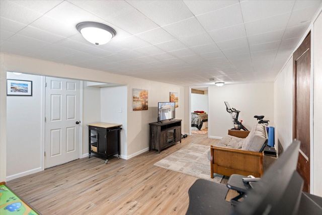 2559 Herschel Street, Roseville, MN 55113