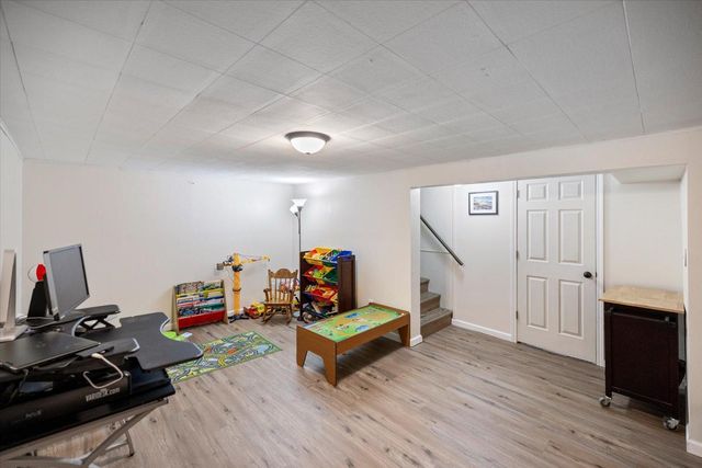 2559 Herschel Street, Roseville, MN 55113