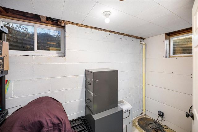 2559 Herschel Street, Roseville, MN 55113