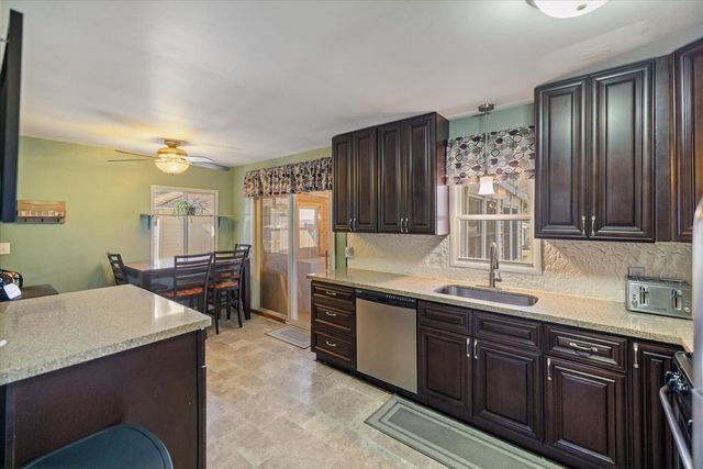 2559 Herschel Street, Roseville, MN 55113