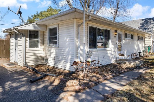 2559 Herschel Street, Roseville, MN 55113