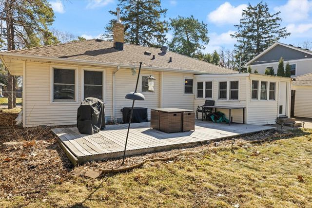 2559 Herschel Street, Roseville, MN 55113