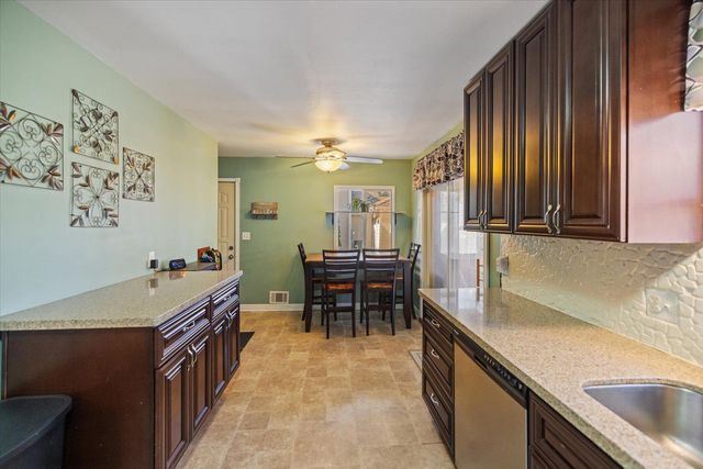 2559 Herschel Street, Roseville, MN 55113