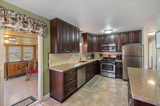 2559 Herschel Street, Roseville, MN 55113