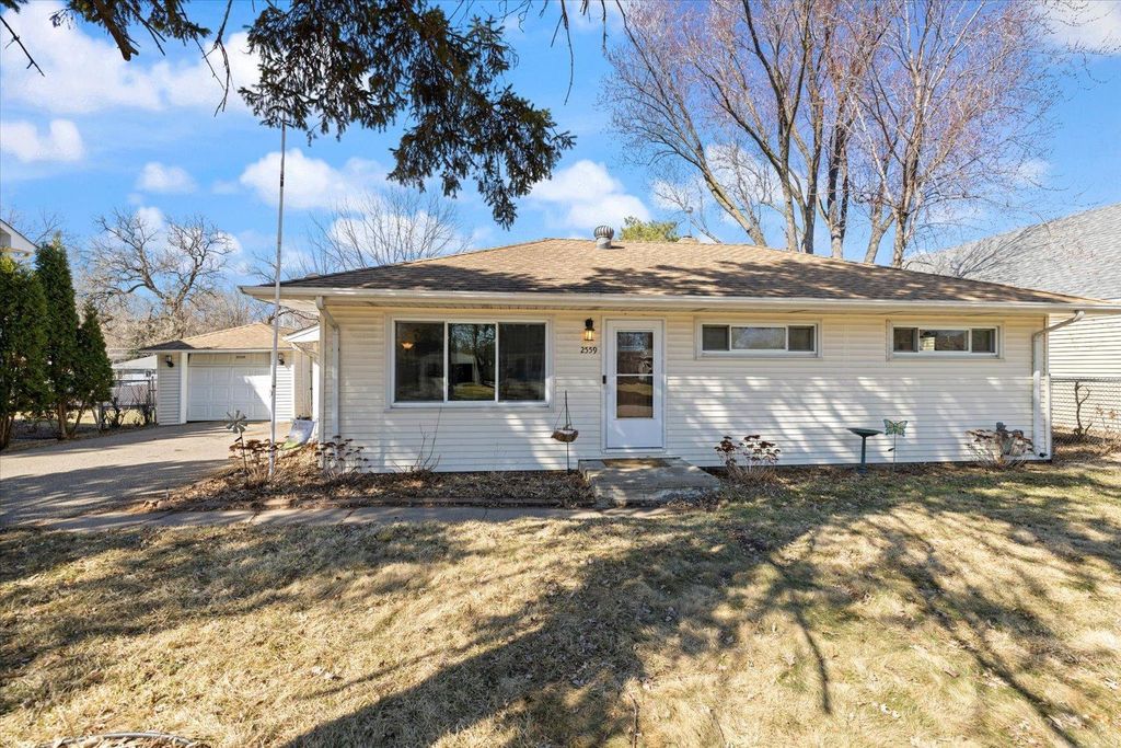 2559 Herschel Street, Roseville, MN 55113