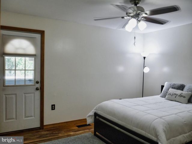 536 CRESTPARK DR, Glen Burnie, MD 21061