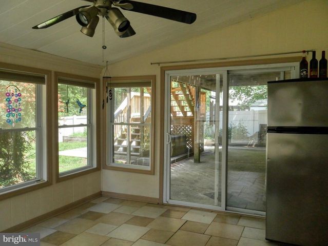 536 CRESTPARK DR, Glen Burnie, MD 21061