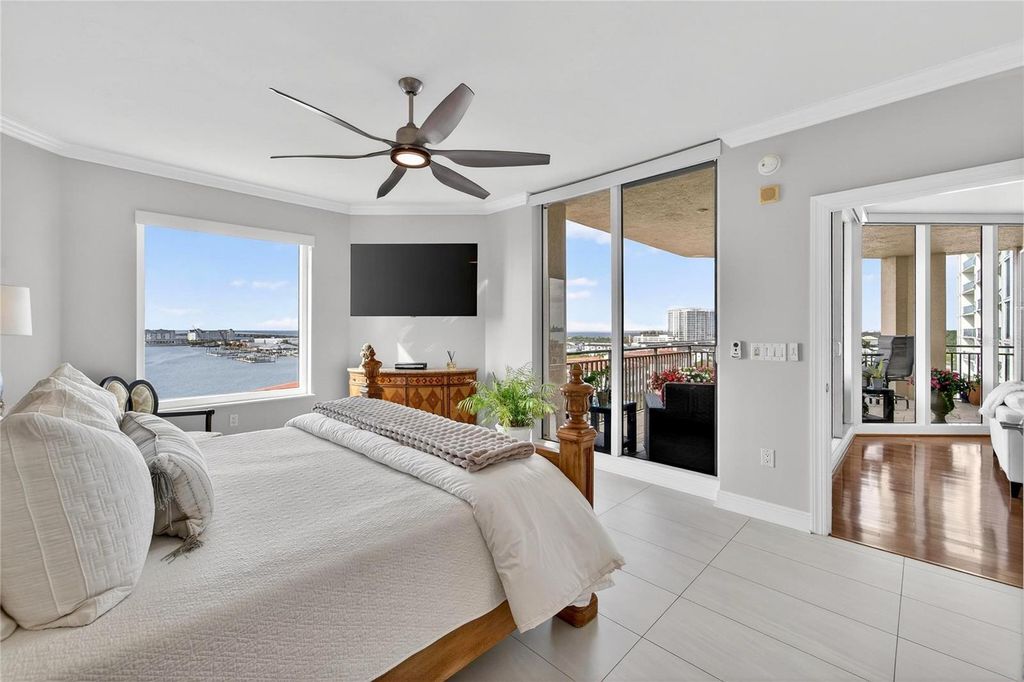 Image 20 of property listing at 5823 BOWEN DANIEL DRIVE 906, Tampa, FL 33616