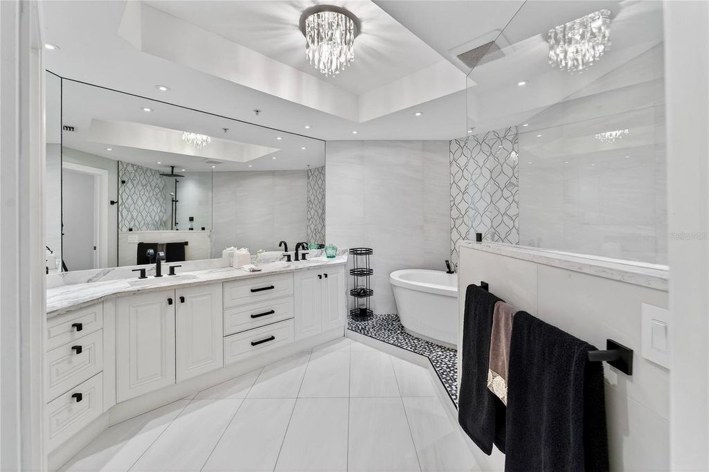 Image 21 of property listing at 5823 BOWEN DANIEL DRIVE 906, Tampa, FL 33616