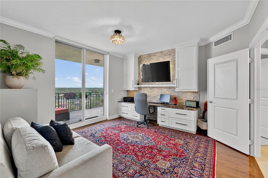 Image 27 of property listing at 5823 BOWEN DANIEL DRIVE 906, Tampa, FL 33616