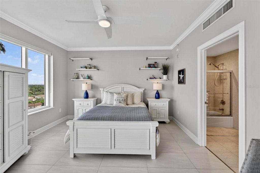 Image 34 of property listing at 5823 BOWEN DANIEL DRIVE 906, Tampa, FL 33616