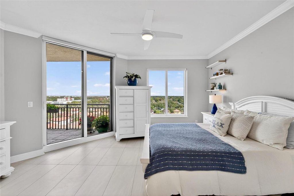 Image 35 of property listing at 5823 BOWEN DANIEL DRIVE 906, Tampa, FL 33616