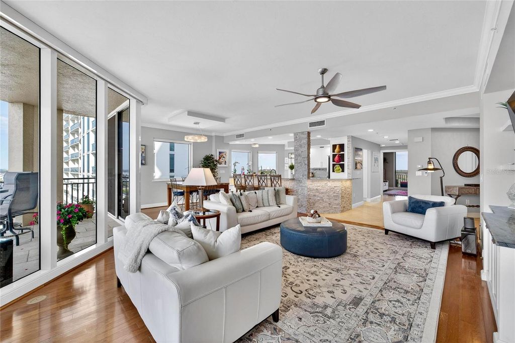 Image 6 of property listing at 5823 BOWEN DANIEL DRIVE 906, Tampa, FL 33616