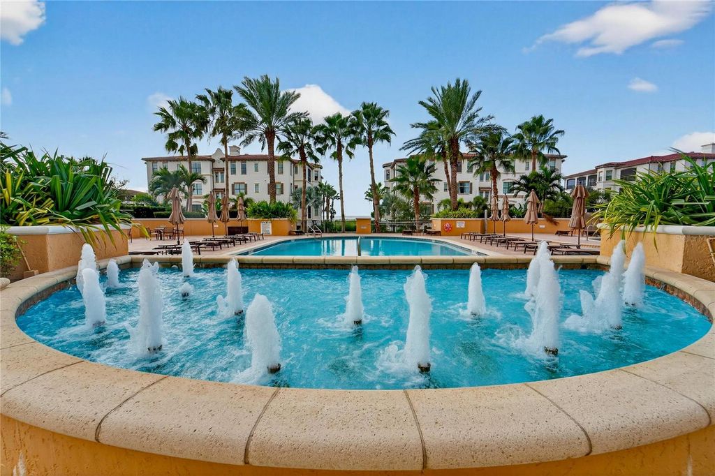 Image 52 of property listing at 5823 BOWEN DANIEL DRIVE 906, Tampa, FL 33616