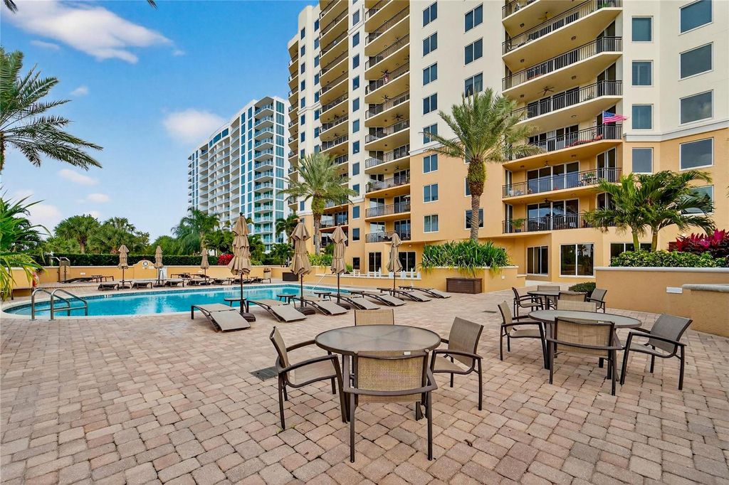Image 54 of property listing at 5823 BOWEN DANIEL DRIVE 906, Tampa, FL 33616