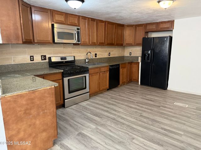 13454 N Adonis Road, Marana, AZ 85658