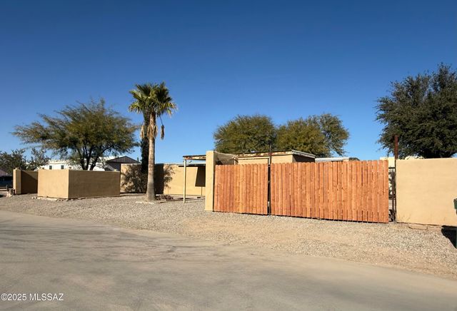 13454 N Adonis Road, Marana, AZ 85658