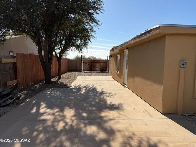 13454 N Adonis Road, Marana, AZ 85658