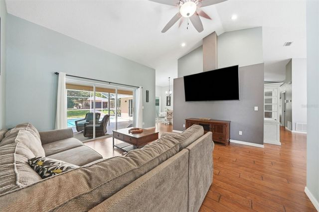 11109 GOLDEN EAGLE AVENUE, Weeki Wachee, FL 34613