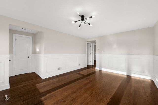 4733 S Kenneth Avenue, Chicago, IL 60632