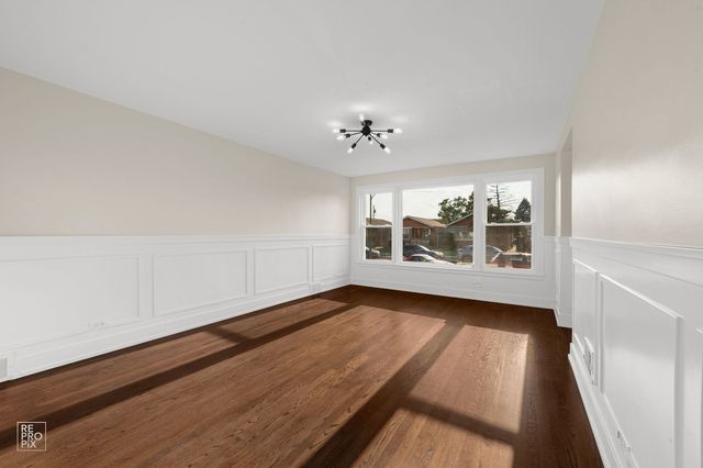 4733 S Kenneth Avenue, Chicago, IL 60632