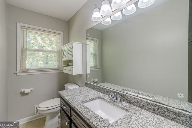 1527 Bennett Road, Grayson, GA 30017