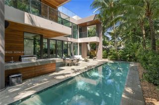 2803 Crystal Court, Miami, FL 33133