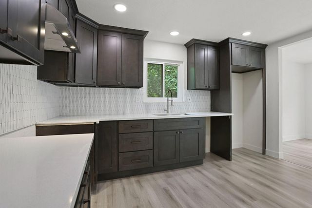 8013 El Cajon St, Stockton, CA 95210