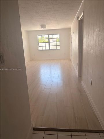 251 Galen Dr 302, Key Biscayne, FL 33149
