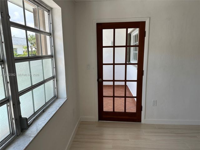 251 Galen Dr 302, Key Biscayne, FL 33149