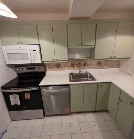 251 Galen Dr 302, Key Biscayne, FL 33149